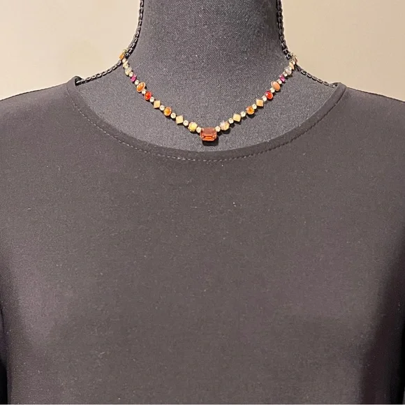 Sorrelli vintage necklace
Vintage Sorrelli crystal necklace that is signed - Picture 4 of 4